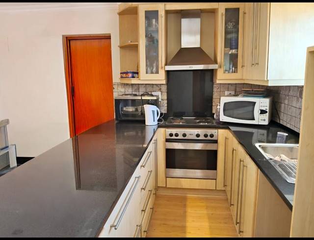 2 BEDROOM HOUSE FOR SALE IN OAKGLEN